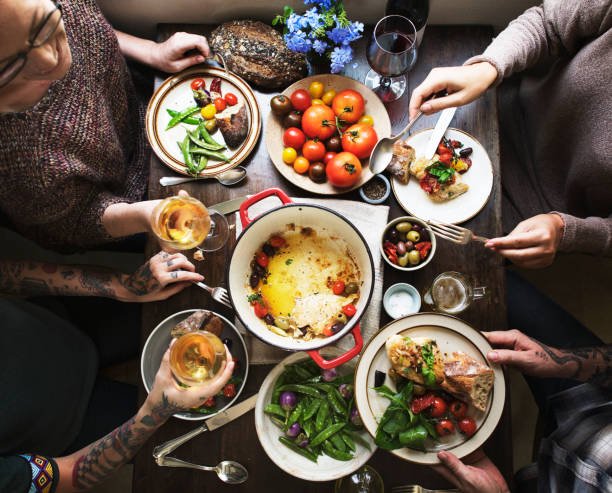 تفسير حلم الأكل مع شخص تحبه في المنام