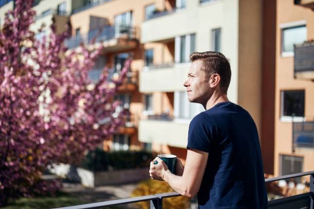 تفسير حلم ابن الجيران في بيتنا في المنام