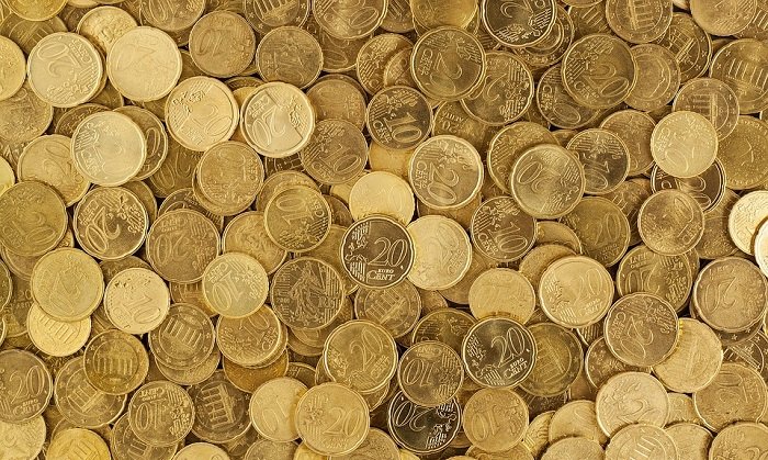 تفسير حلم تساقط الذهب من السماء في المنام