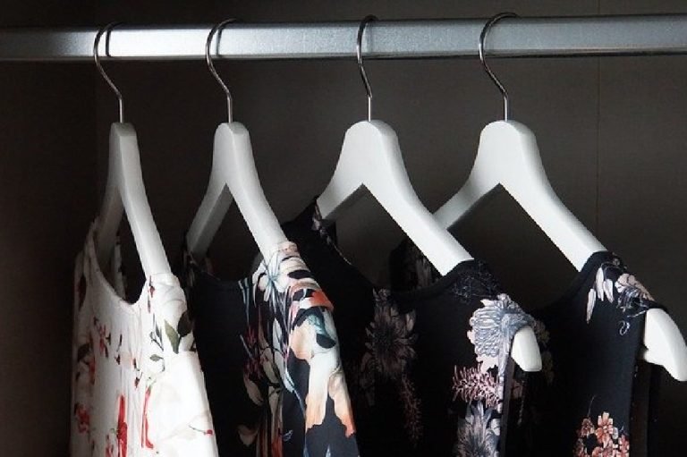 تفسير حلم اني اشتري ملابس داخليه في المنام