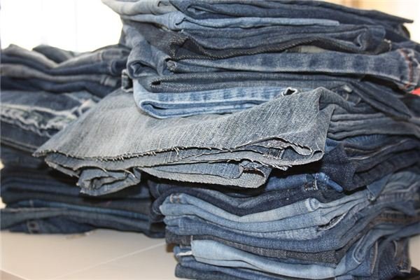 تفسير حلم جمع الملابس القديمة في المنام