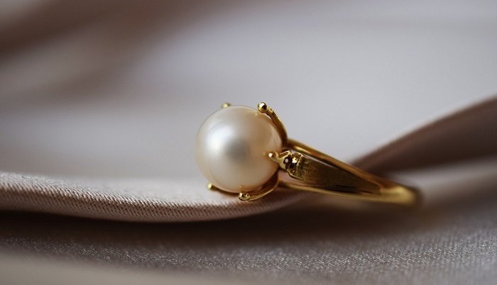 تفسير حلم جمع خواتم من الأرض في المنام