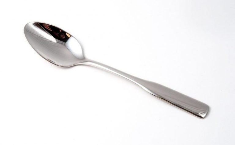 تفسير حلم خروج ملعقة من الفم في المنام