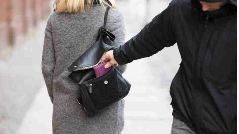 تفسير حلم الام تسرق في المنام