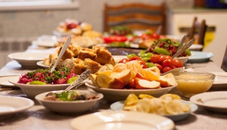 تفسير حلم أمي تمنعني من الأكل في المنام