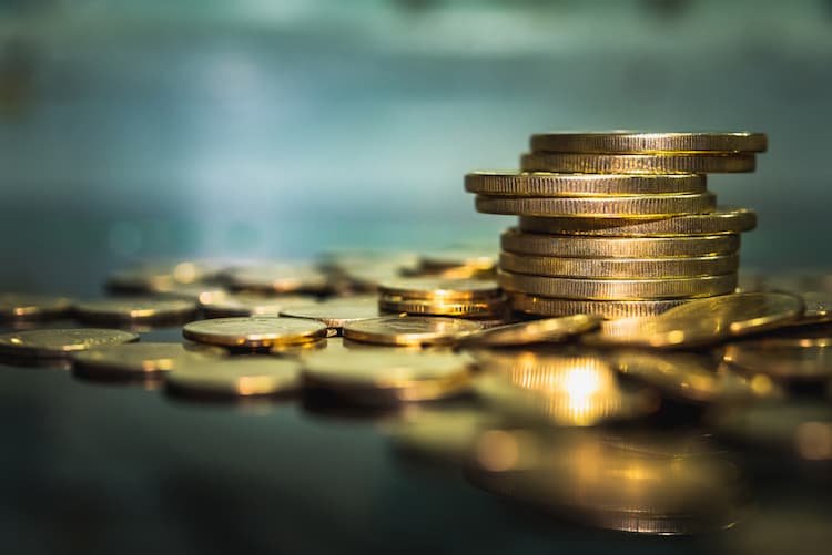 تفسير حلم وجود نقود معدنية على الأرض في المنام