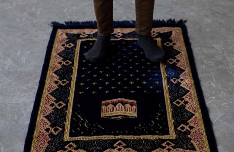 حلمت اني أصلي بشورت في المنام